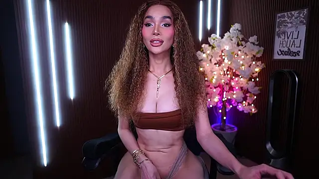 Snapshot of xxforyoureyesonlyxx chatting on March 2, 2:14 am xxforyoureyesonlyxx online show from March 2, 2:14 am