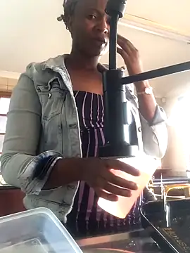 Snapshot of Goddessberry chatting on September 12, 5:51 am Goddessberry online show from September 12, 5:51 am