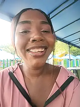Eva Johnss online show from May 12, 2:25 pm