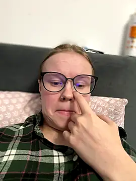 Snapshot of _CherryBloom_ chatting on September 21, 5:36 pm  CherryBloom  online show from September 21, 5:36 pm