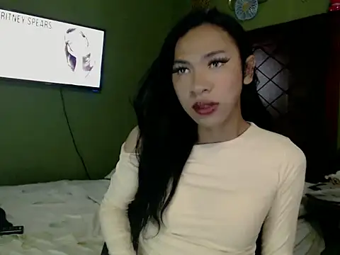 Annaloula online show from October 15, 3:45 pm