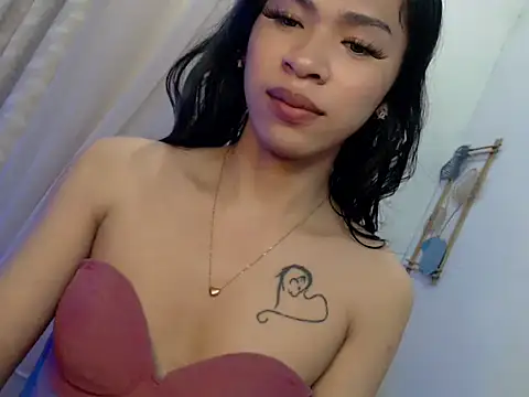 Snapshot of Annaloula chatting on March 28, 6:18 pm Annaloula online show from March 28, 6:18 pm