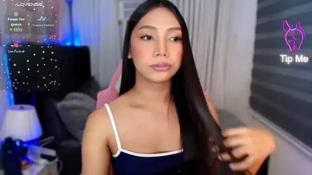 Snapshot of naughtyjayde chatting on March 17, 11:41 pm naughtyjayde online show from March 17, 11:41 pm