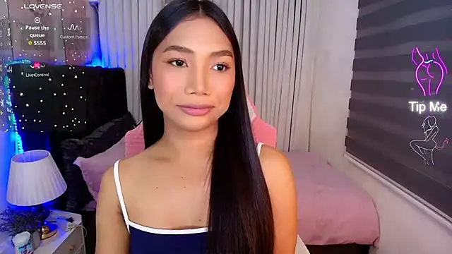 Snapshot of naughtyjayde chatting on April 25, 8:17 pm naughtyjayde online show from April 25, 8:17 pm
