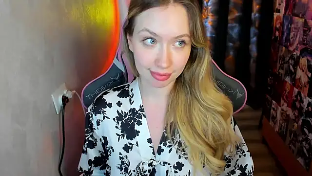 NicoleRiccii online show from March 8, 4:00 pm