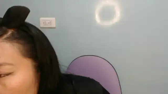 Snapshot of lunna_07 chatting on October 23, 1:43 pm lunna 07 online show from October 23, 1:43 pm