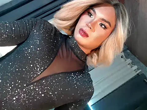 Snapshot of Unholytemptress chatting on November 4, 4:55 am Unholytemptress online show from November 4, 4:55 am