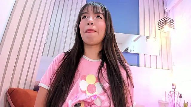 Snapshot of SofiCandy_ chatting on October 7, 11:51 am SofiCandy online show from October 7, 11:51 am