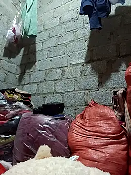 Snapshot of jienrrr chatting on October 4, 1:58 am jienrrr online show from October 4, 1:58 am