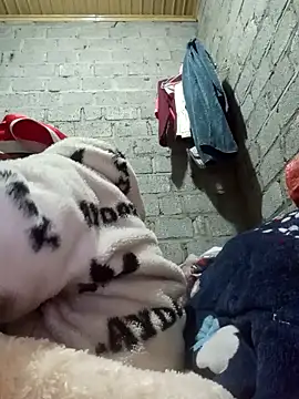 Snapshot of jienrrr chatting on January 15, 1:43 am jienrrr online show from January 15, 1:43 am