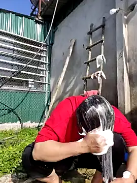 yoowwmr online show from December 19, 7:37 am