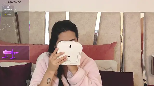 CamiJone online show from September 8, 11:15 pm