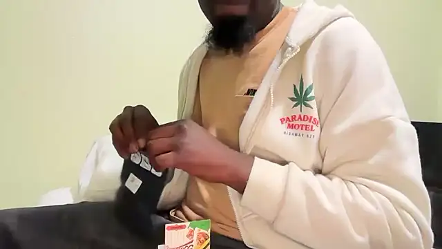 Snapshot of 402bbc chatting on February 15, 3:25 am 402bbc online show from February 15, 3:25 am