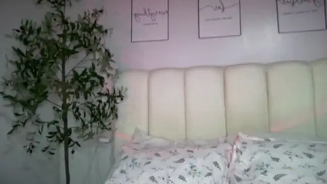 Snapshot of triana_ortega69 chatting on June 27, 2:01 pm triana ortega69 online show from June 27, 2:01 pm
