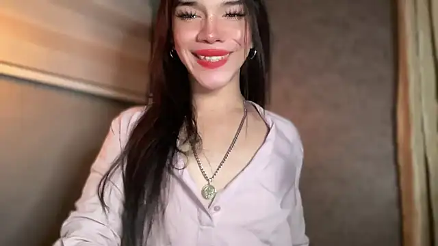 Snapshot of Misselliefayexxx chatting on April 23, 3:08 am Misselliefayexxx online show from April 23, 3:08 am