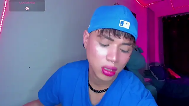 Snapshot of Jostin18 chatting on November 11, 2:06 pm Jostin18 online show from November 11, 2:06 pm