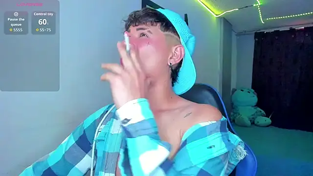 Snapshot of Jostin18 chatting on December 22, 2:25 pm Jostin18 online show from December 22, 2:25 pm