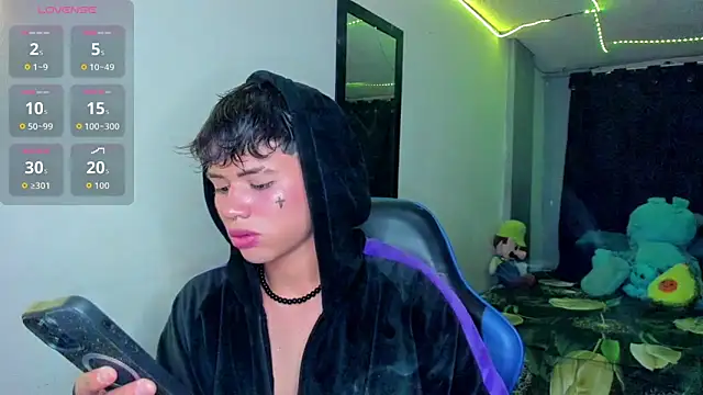 Snapshot of Jostin18 chatting on January 7, 7:38 pm Jostin18 online show from January 7, 7:38 pm