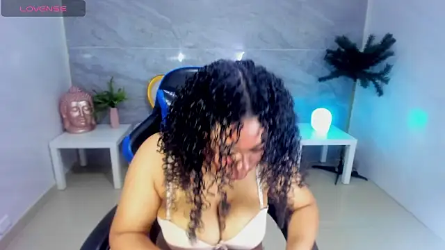 risada temptation s online show from October 4, 8:18 pm