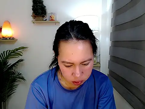 kimbratx online show from December 3, 10:30 pm