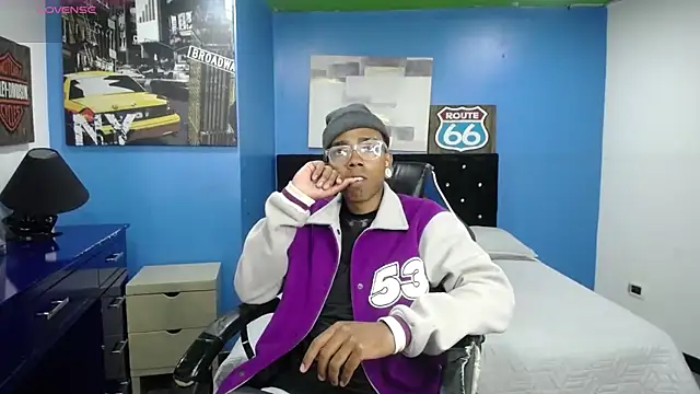 Snapshot of CollemanStone chatting on October 29, 2:19 pm CollemanStone online show from October 29, 2:19 pm