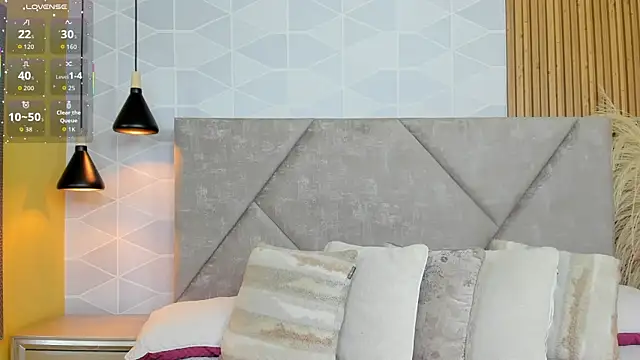 Snapshot of Jade_Whisper chatting on October 1, 1:22 am Jade Whisper online show from October 1, 1:22 am