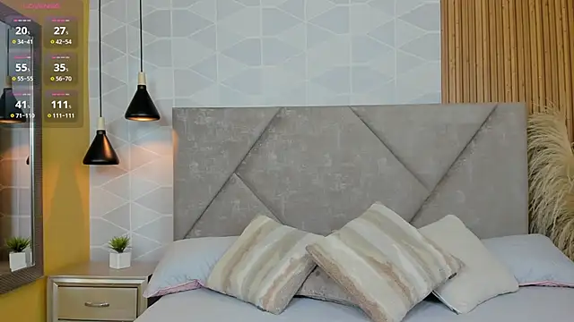 Snapshot of Jade_Whisper chatting on October 30, 1:29 am Jade Whisper online show from October 30, 1:29 am