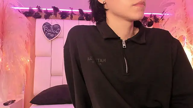 Daphne And Roger online show from March 31, 10:59 am