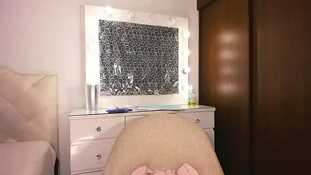 Snapshot of lina_quinn chatting on February 14, 4:20 am lina quinn online show from February 14, 4:20 am