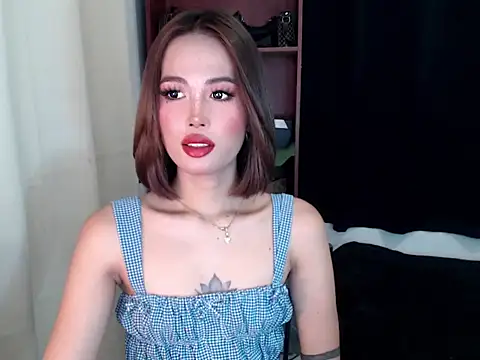 Snapshot of Beautiful_Mistakexxx chatting on March 6, 12:18 am Beautiful Mistakexxx online show from March 6, 12:18 am