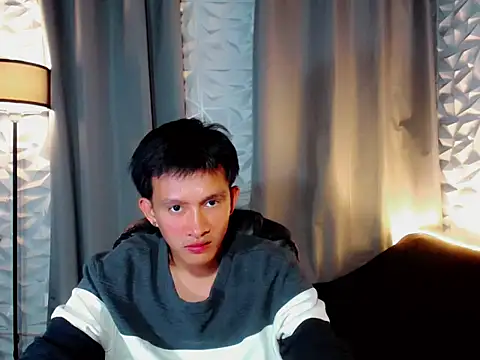 Snapshot of prince_elaijah chatting on March 9, 11:14 am prince elaijah online show from March 9, 11:14 am