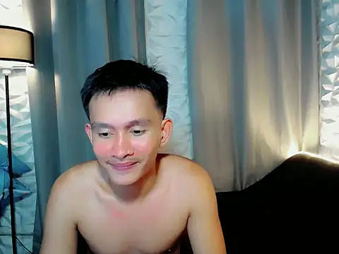 Snapshot of prince_elaijah chatting on March 19, 5:11 am prince elaijah online show from March 19, 5:11 am