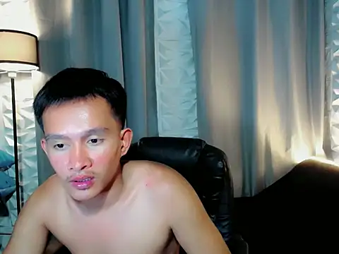 Snapshot of prince_elaijah chatting on March 21, 8:19 am prince elaijah online show from March 21, 8:19 am