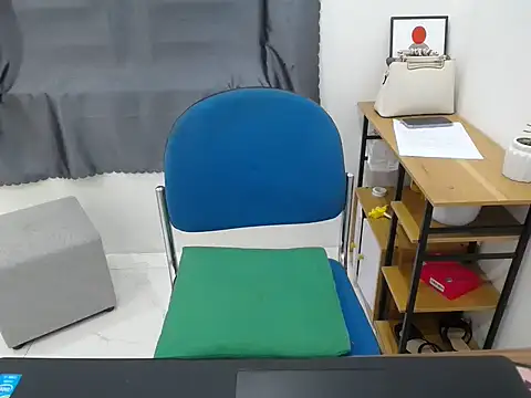 Min Min2k online show from March 31, 11:27 pm