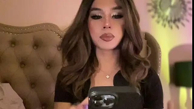 Snapshot of solana_imani chatting on April 9, 3:50 pm solana imani online show from April 9, 3:50 pm