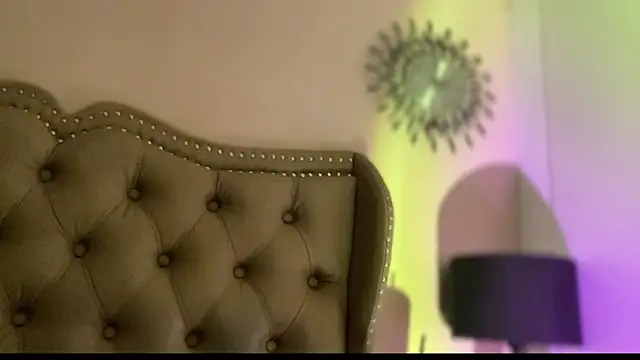 Snapshot of solana_imani chatting on April 21, 2:01 pm solana imani online show from April 21, 2:01 pm