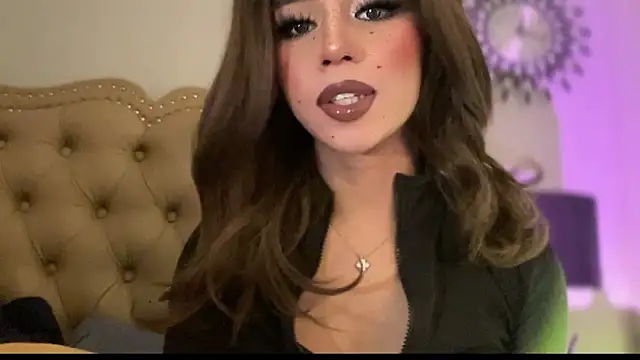 Snapshot of solana_imani chatting on May 15, 3:08 pm solana imani online show from May 15, 3:08 pm