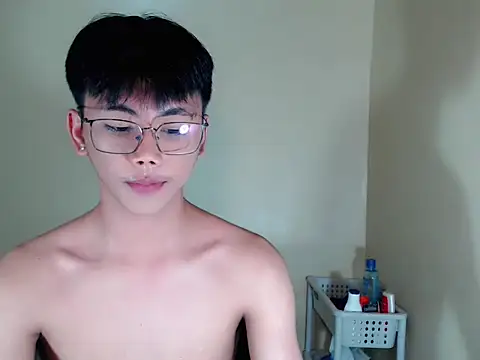 ynotyu online show from November 5, 1:55 pm