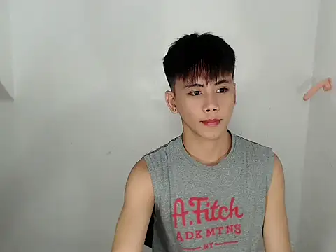 Snapshot of ynotyu chatting on June 6, 12:16 am ynotyu online show from June 6, 12:16 am