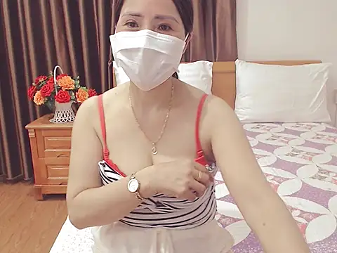 Snapshot of ruby_8x chatting on October 12, 7:46 pm ruby 8x online show from October 12, 7:46 pm