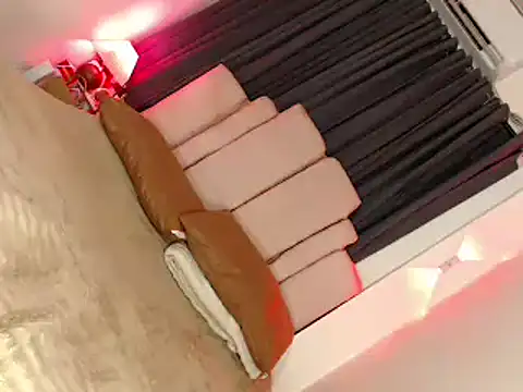 sexygoddess2999 online show from May 16, 7:05 am