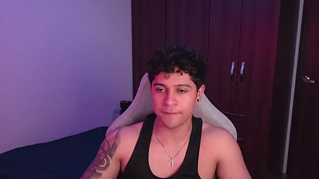 domsantiago  online show from October 6, 3:26 am