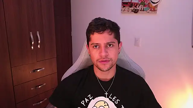 domsantiago  online show from November 18, 3:56 am