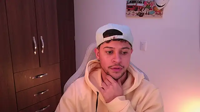 domsantiago  online show from December 3, 2:52 am