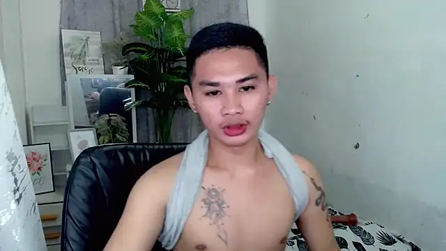 Snapshot of asianhardcock25 chatting on September 11, 10:48 am asianhardcock25 online show from September 11, 10:48 am