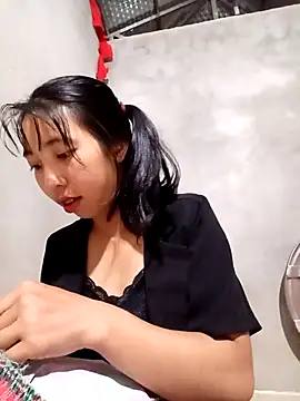 Snapshot of emaame68 chatting on September 25, 3:05 pm emaame68 online show from September 25, 3:05 pm