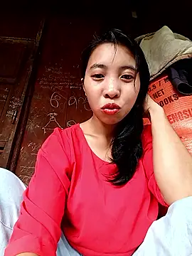 Snapshot of emaame68 chatting on October 2, 1:34 am emaame68 online show from October 2, 1:34 am