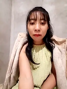 Snapshot of emaame68 chatting on October 28, 3:25 pm emaame68 online show from October 28, 3:25 pm