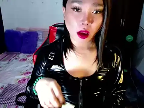 Urassiansweetcummer online show from September 9, 9:14 pm