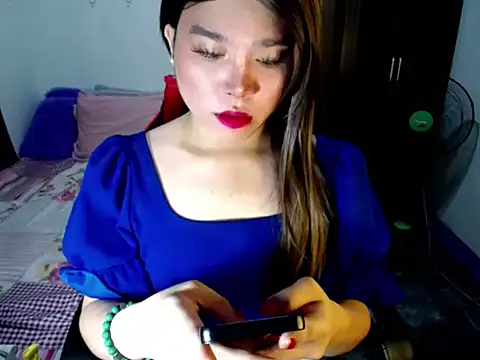 Urassiansweetcummer online show from October 10, 3:38 am